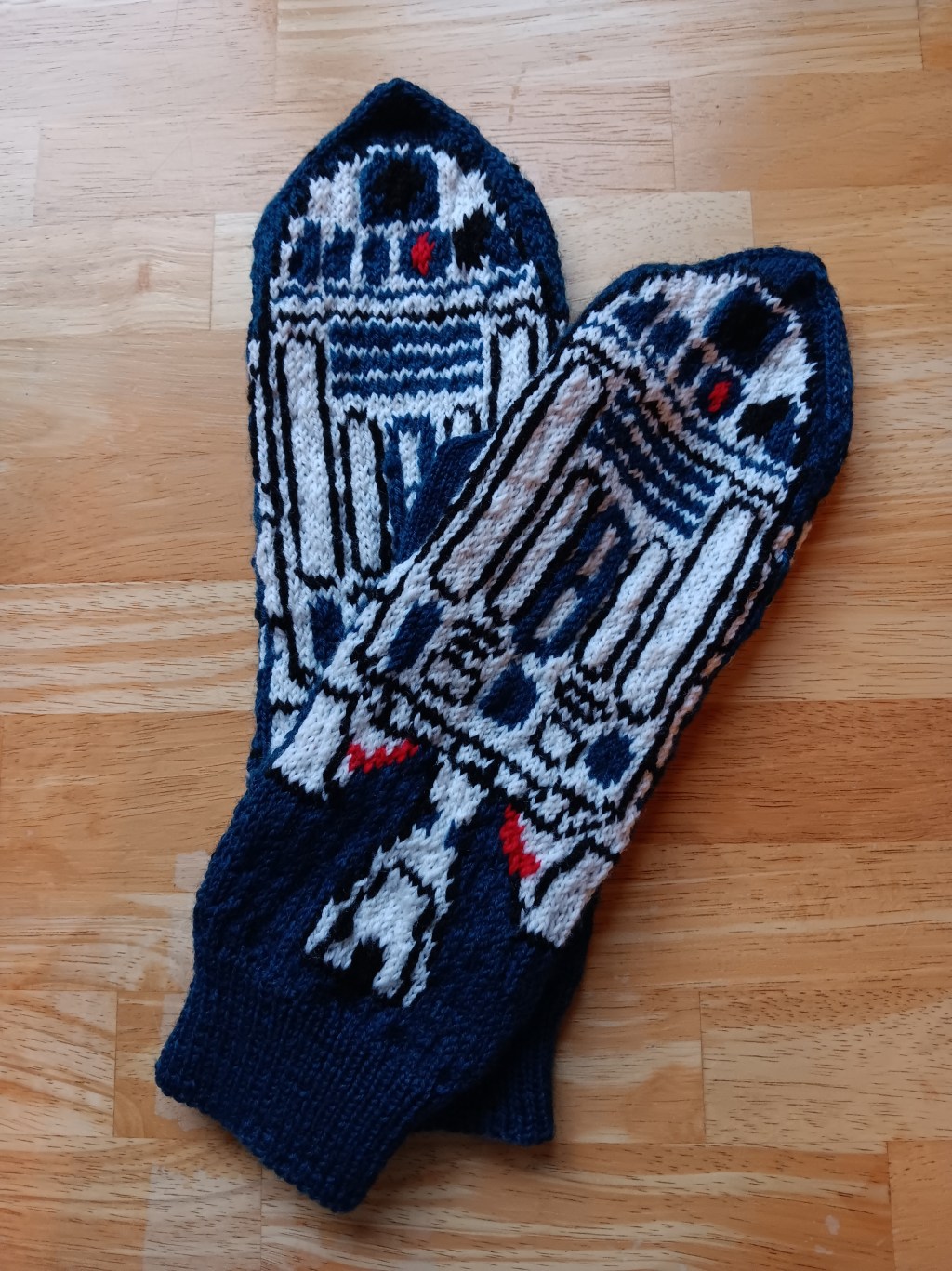 R2D2 Mittens